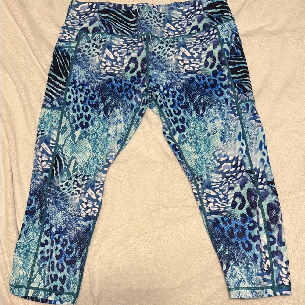 Constantly Varied Gear (CVG) wild thing Capri leggings - XXL